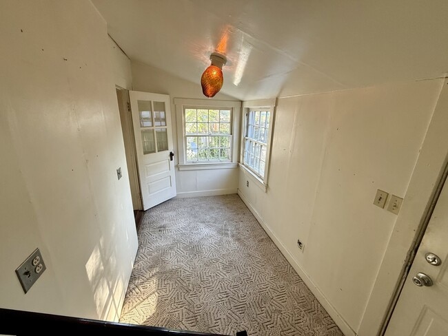 Photo - 44 E Parkwood Dr