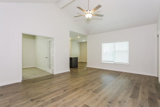 Photo - 1540 Woodwinds Dr