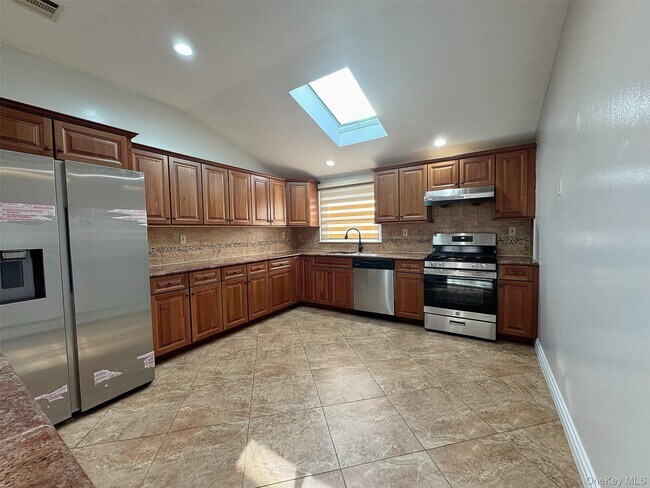 Photo - 253-12 58th Ave