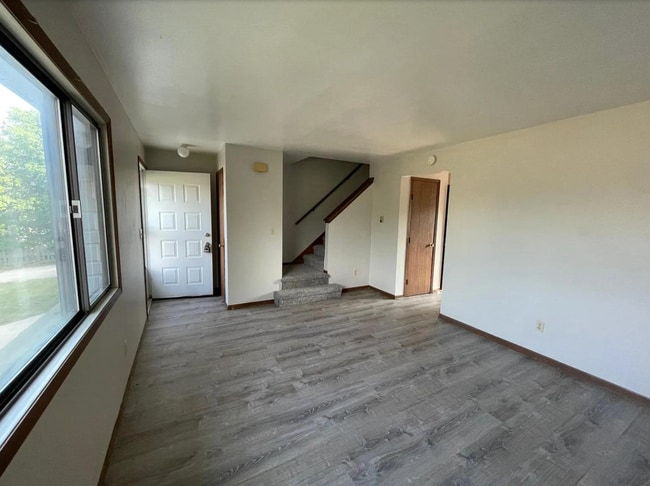 Photo - Spacious 3 Bed Duplex | Milwaukee, WI