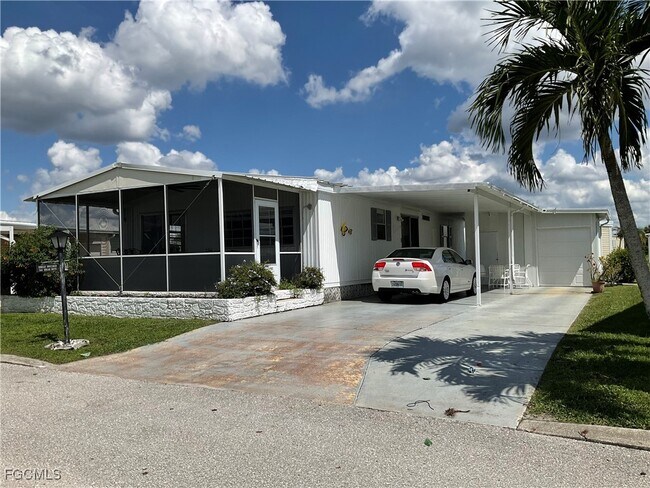 Photo - 566 Hogan Dr