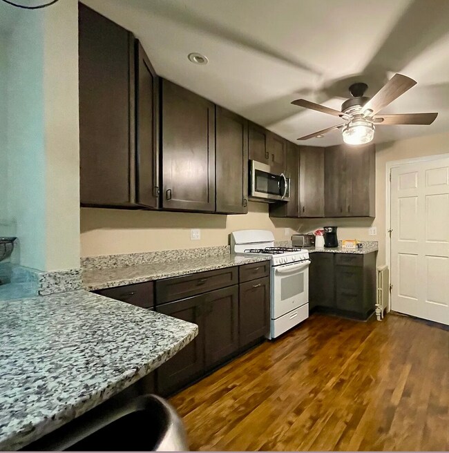 Building Photo - 2545 W Logan Blvd Unit 1W