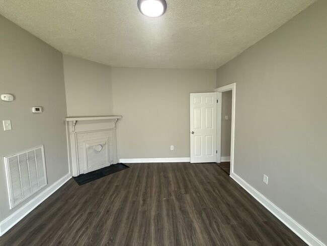 Photo - FOR RENT - Renovated Duplex in Gallatin - Half Off 1st Month Move in Special!