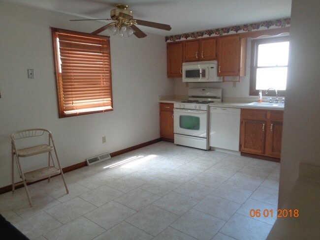 Photo - 1425 Como Park Blvd