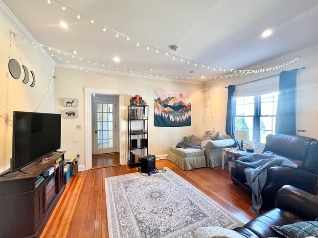 Photo - 27 Allston St Unidad 1