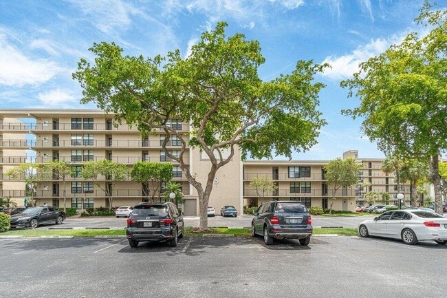 Photo - 8 Royal Palm Way Unit 2060