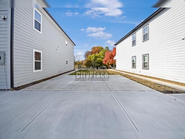 Photo - 2801 E Riverside Dr Casa