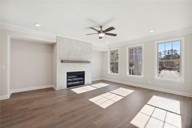 Photo - 1358 Live Oak Ln