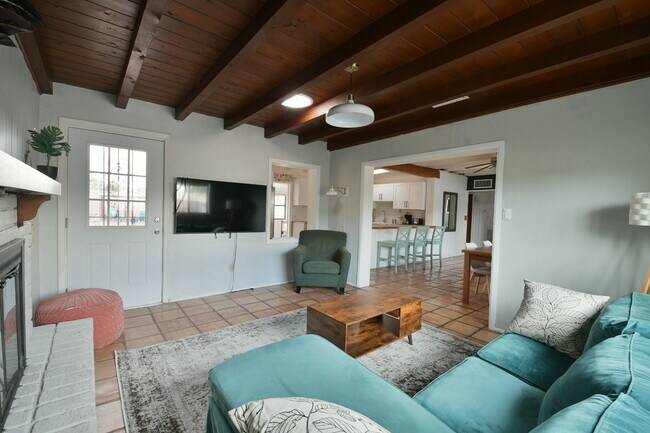 Photo - 2842 E Blacklidge Dr