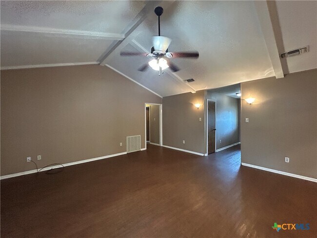 Photo - 826 Timber Dr
