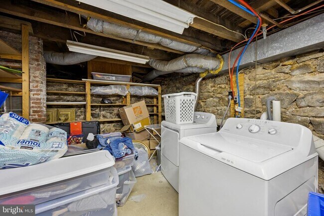 Photo - 1731 Bainbridge St