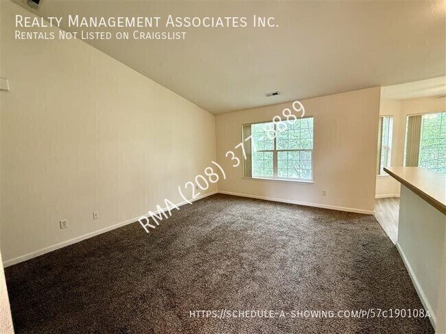 10054 W Garverdale Ln Unit 202