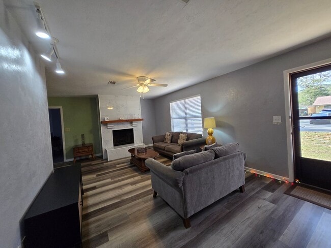 Photo - 3/2- Adorable home in Northwood Pines