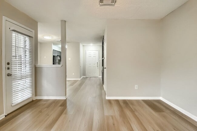 Photo - 8810 Schick Rd