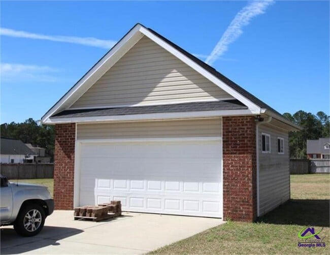 Photo - 139 Addington Dr