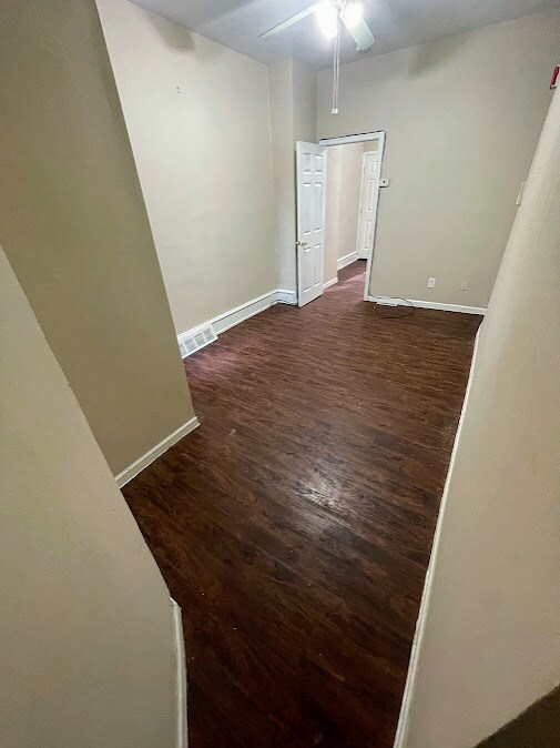 Apartamento 1 - Sala de estar - 1861 N Willington St