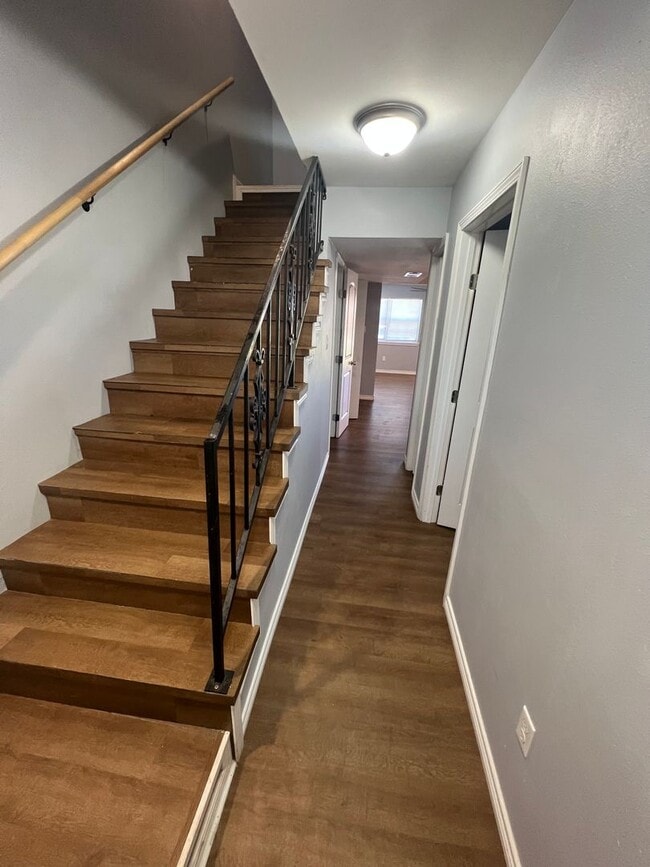 Photo - 4 Bedroom 2.5 Bath Townhouse