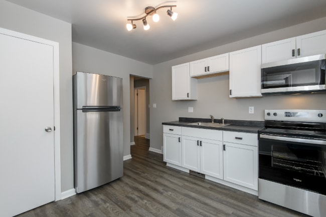 Photo - 424 S 66th St