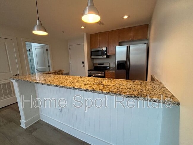 Photo - 925 Garrett St Unit #318