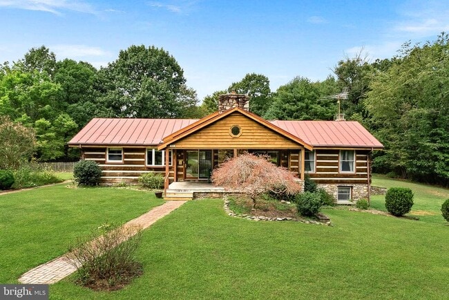 422 Duke Ln