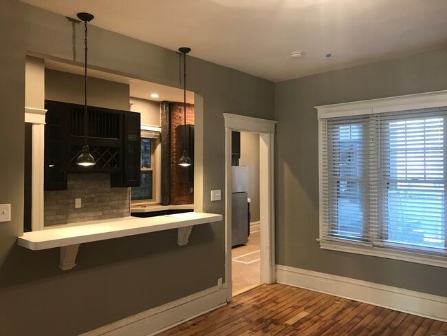 Building Photo - 825 S Braddock Ave Unit 1