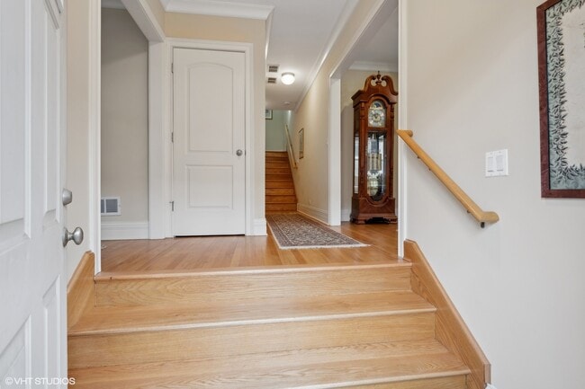 Photo - 410 Green Bay Rd