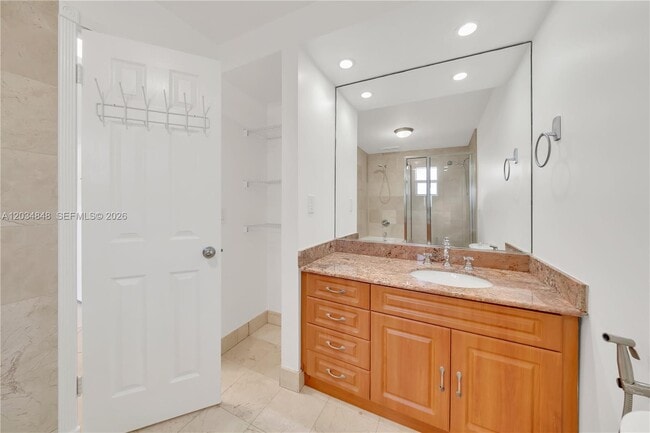 Photo - 7600 SW 19th Terrace Unidad C