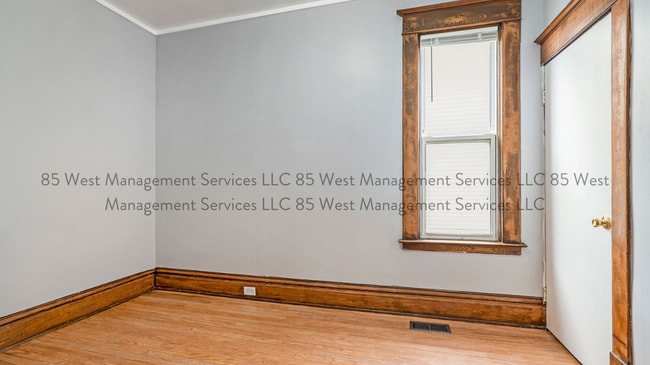 Photo - 914 Butterworth St SW