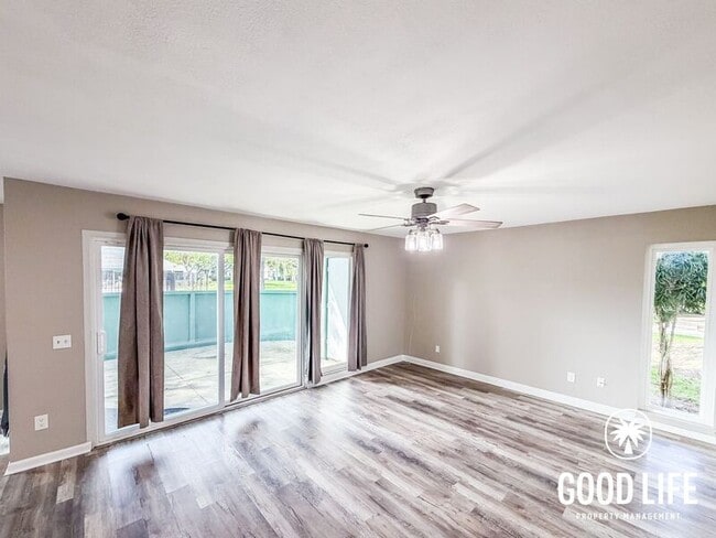 Photo - 1817 E Grand Ave Unidad 11