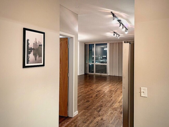 Photo - 1845 S Michigan Ave