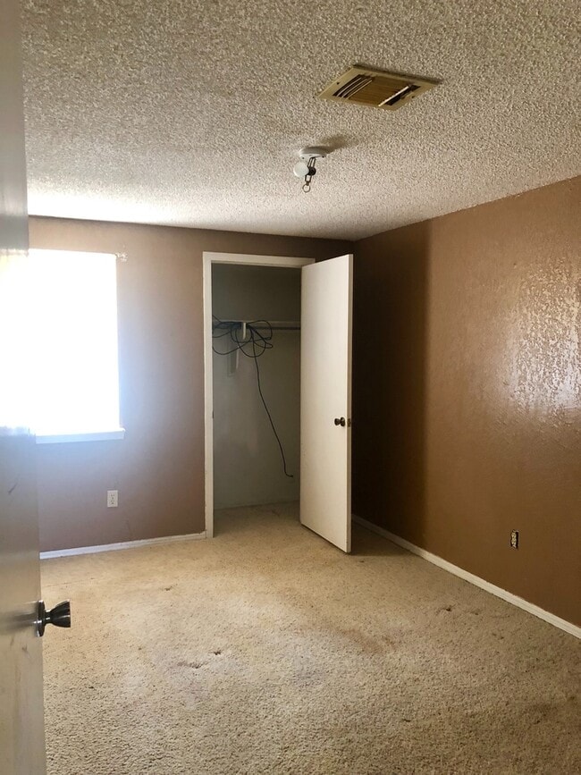 Photo - 3 BED 2 BATH NEXT TO OCCC!!