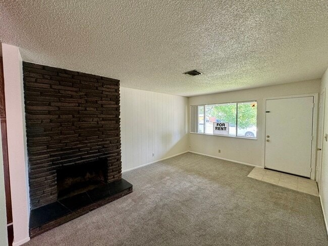 Photo - 2/2 Duplex in Fair Oaks