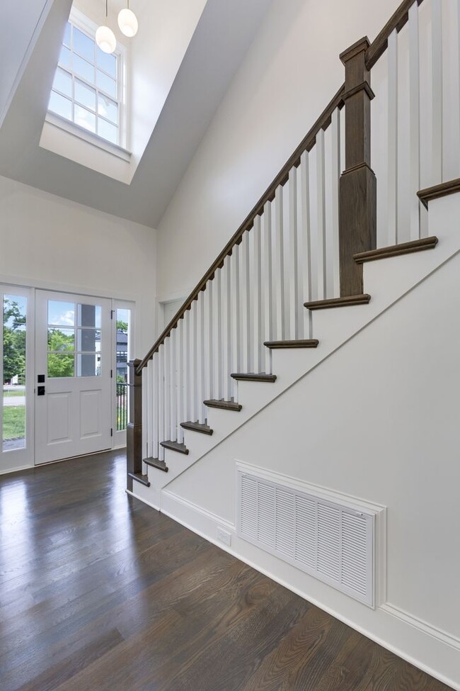 Photo - 1413 Clifton Ln