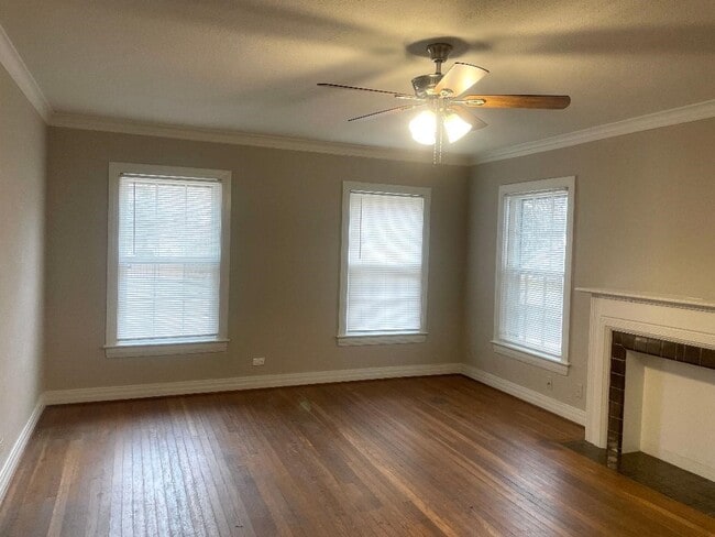 Photo - 2211 Dorrington St