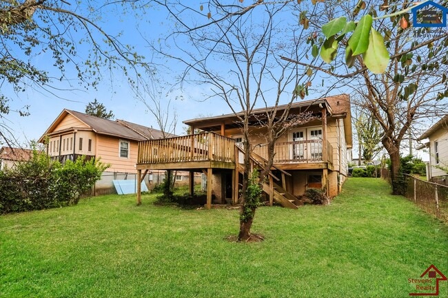 Photo - 912 W Scott Ave