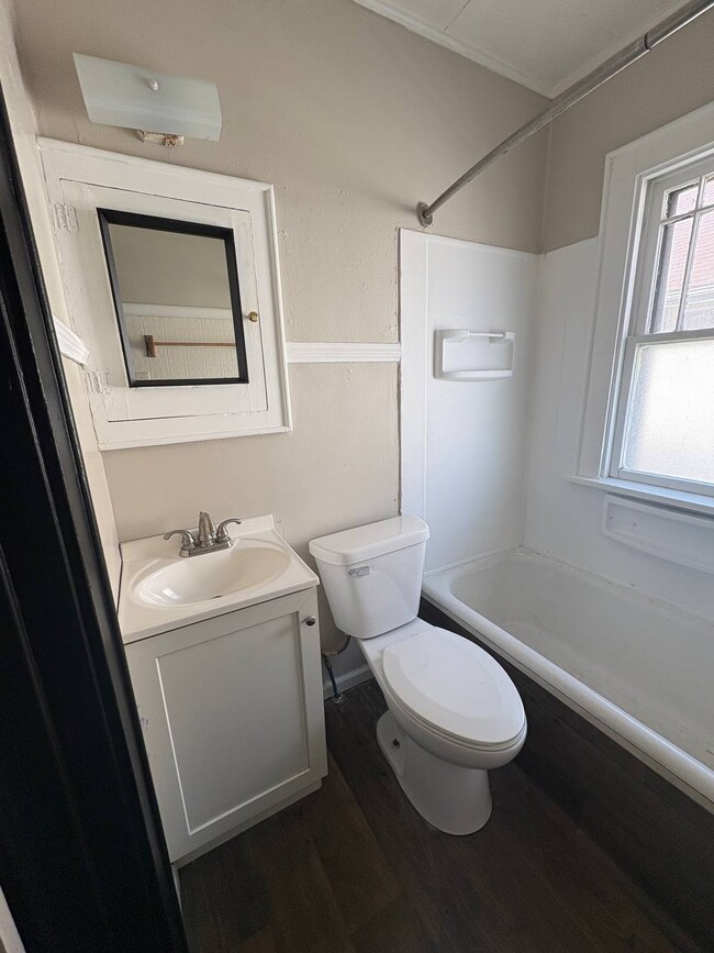 Photo - 135 Linwood Ave House