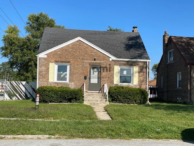 Building Photo - 3703 Towle Ave Rental