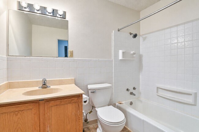 6810-6810 63rd Ave N