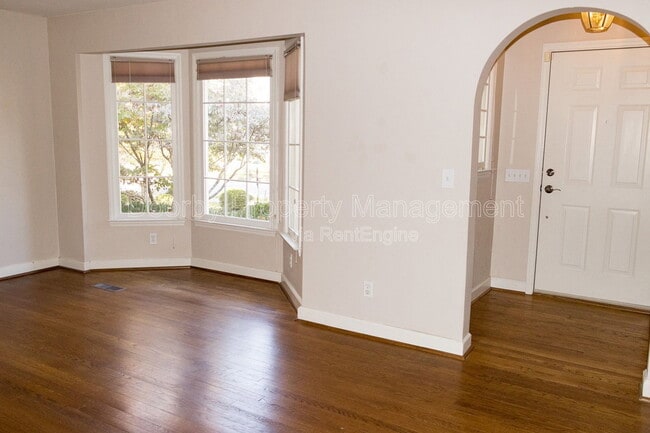 Photo - 1711 Ashton St