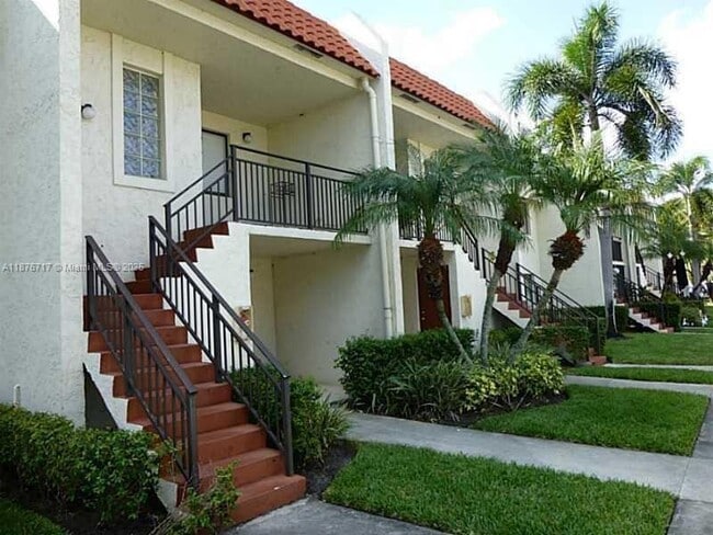 Building Photo - 16411 Blatt Blvd Unit 105 Rental