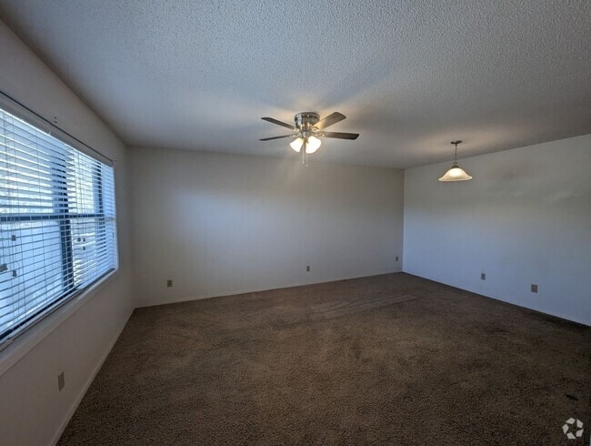 Building Photo - 1 Bedroom/1 Bathroom Apartment in Batesville Unit 9