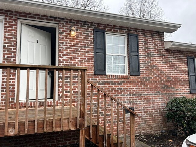 Photo - 1909 Cherokee Rd Unit Apt 7