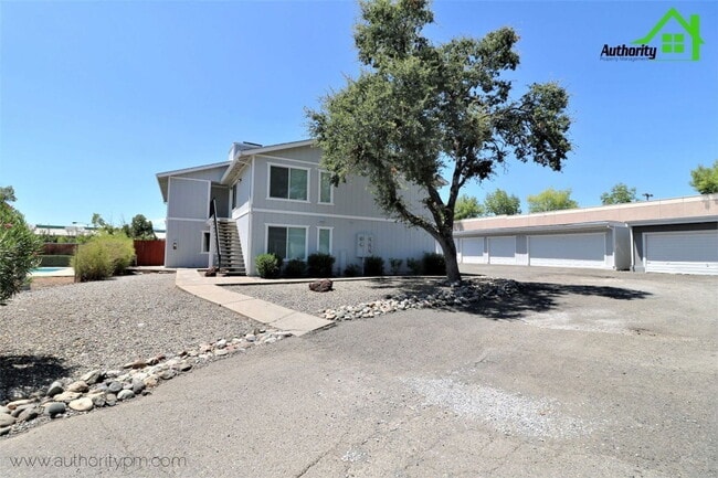 Photo - 900 Jamieson Ct Unit 1