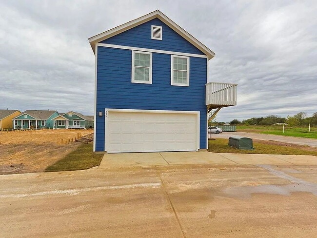 Photo - 335 Rachel St