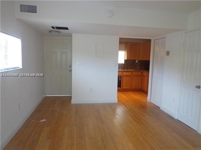 Building Photo - 14864 NE 6th Ave Unit 3C