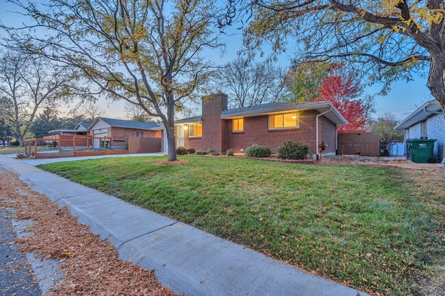 Photo - 3487 W Alamo Ave