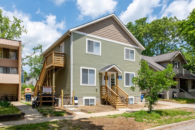 Photo - 943 Dewey Ave Unit 1