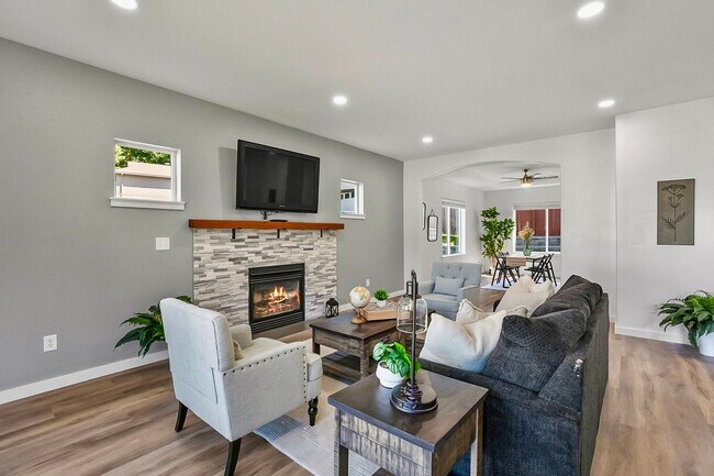 Photo - 1320 Weaver Way