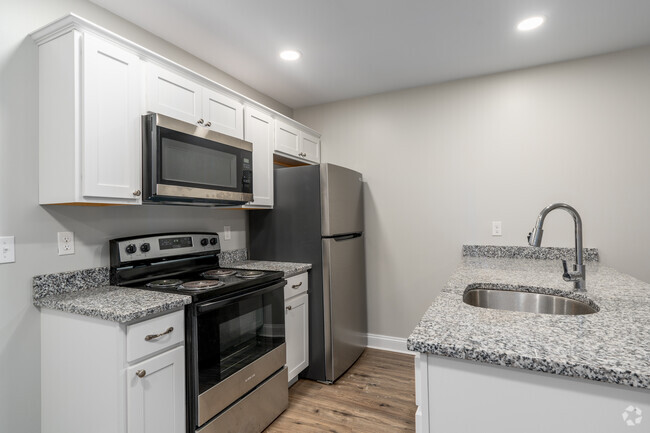 2BR, 2BA - 900SF - Kitchen - 1971 Lycoming Creek Rd Apartments