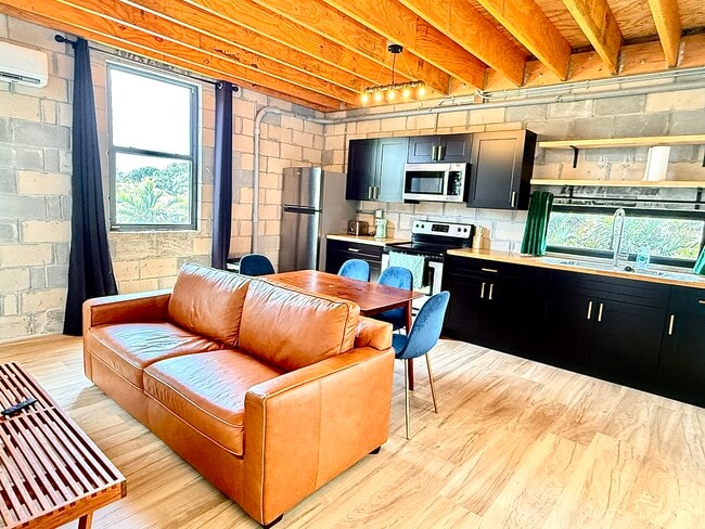 Building Photo - 1335 Churchill Rd Unit Casita 2